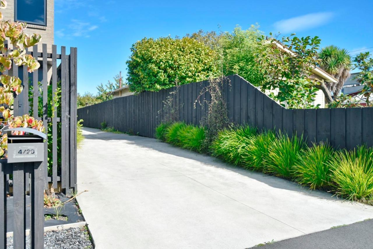 Dickens St - Christchurch Holiday Homes ภายนอก รูปภาพ