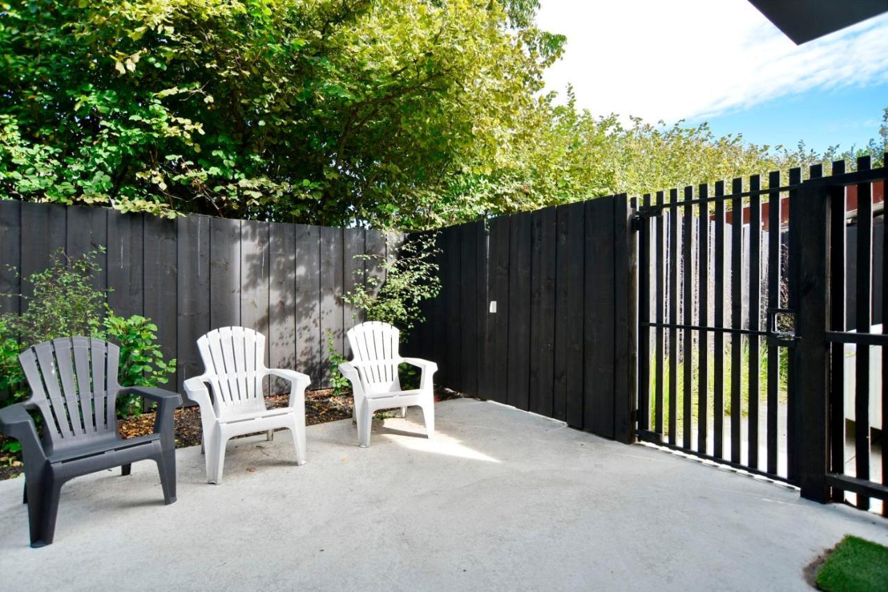Dickens St - Christchurch Holiday Homes ภายนอก รูปภาพ
