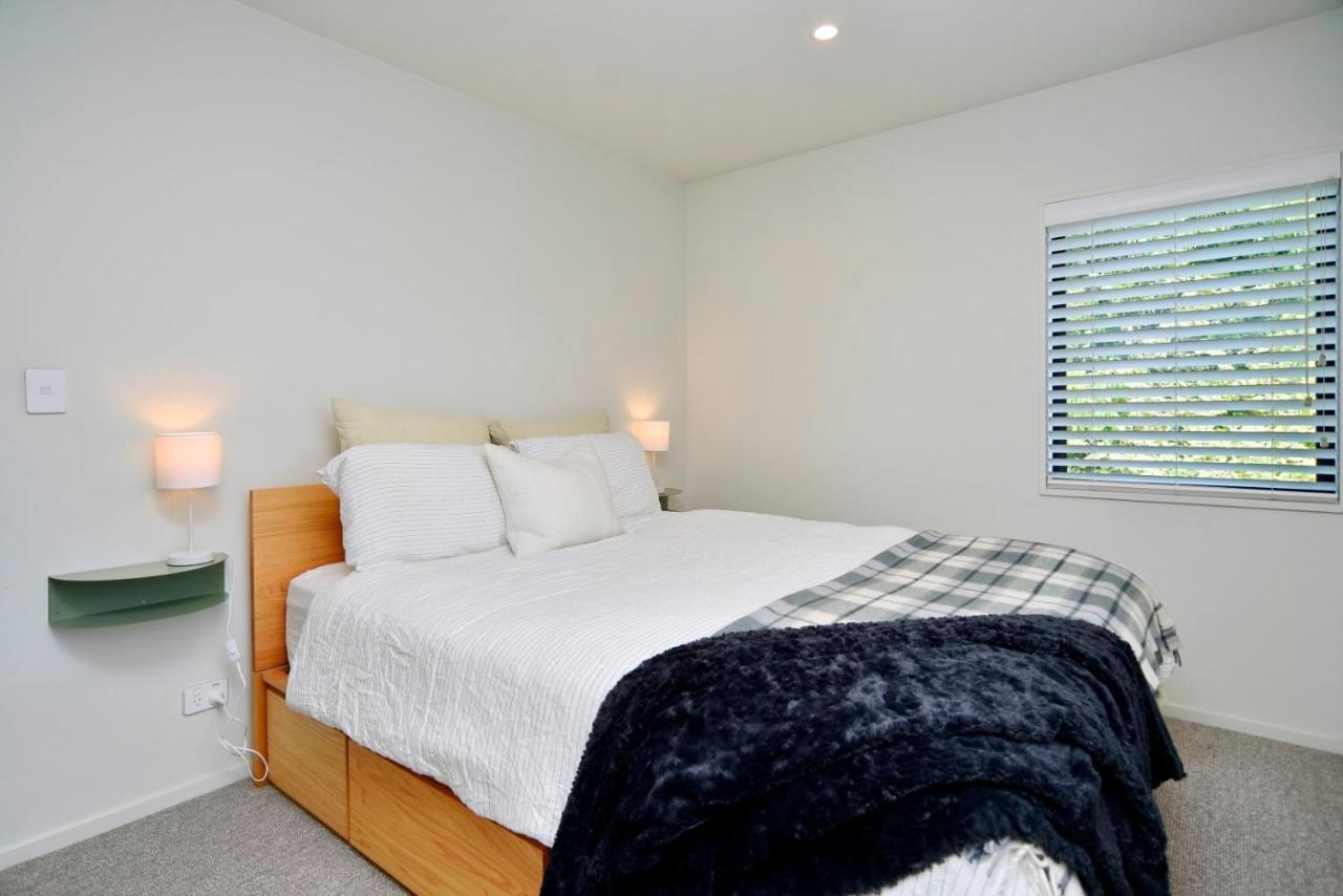 Dickens St - Christchurch Holiday Homes ภายนอก รูปภาพ