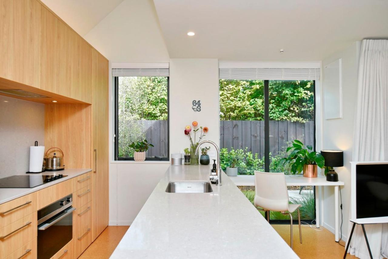 Dickens St - Christchurch Holiday Homes ภายนอก รูปภาพ
