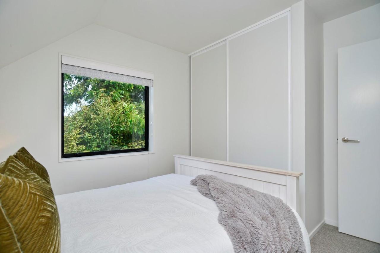 Dickens St - Christchurch Holiday Homes ภายนอก รูปภาพ